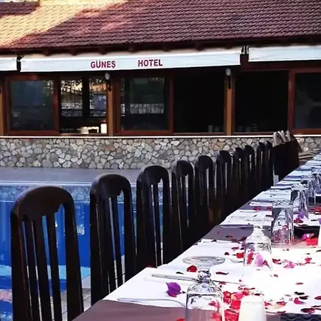 ホテル Gunes &