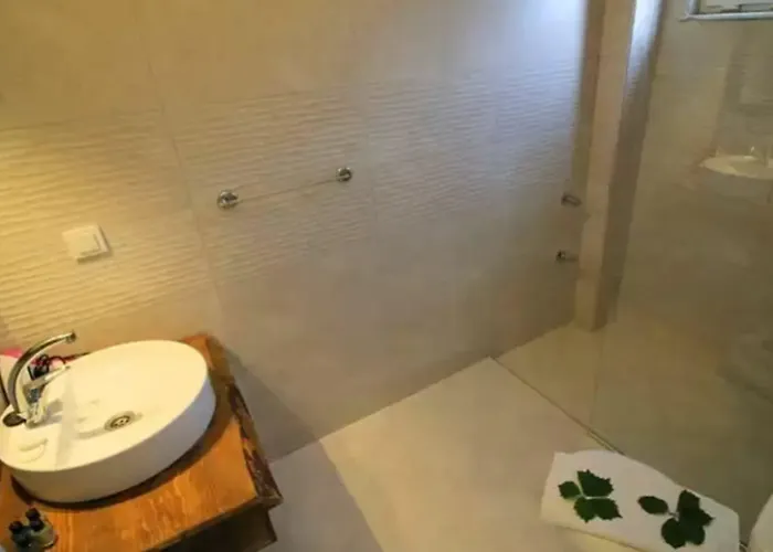 Gunes & Ολουντενίζ